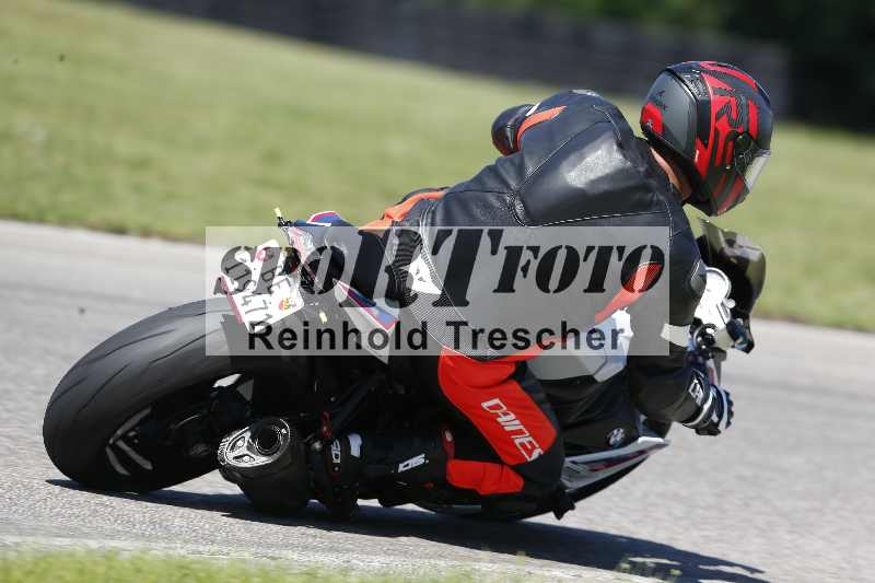 /Archiv-2025/42 07.08.2025 Peter Studer Girls Day ADR/Gruppe orange/backside